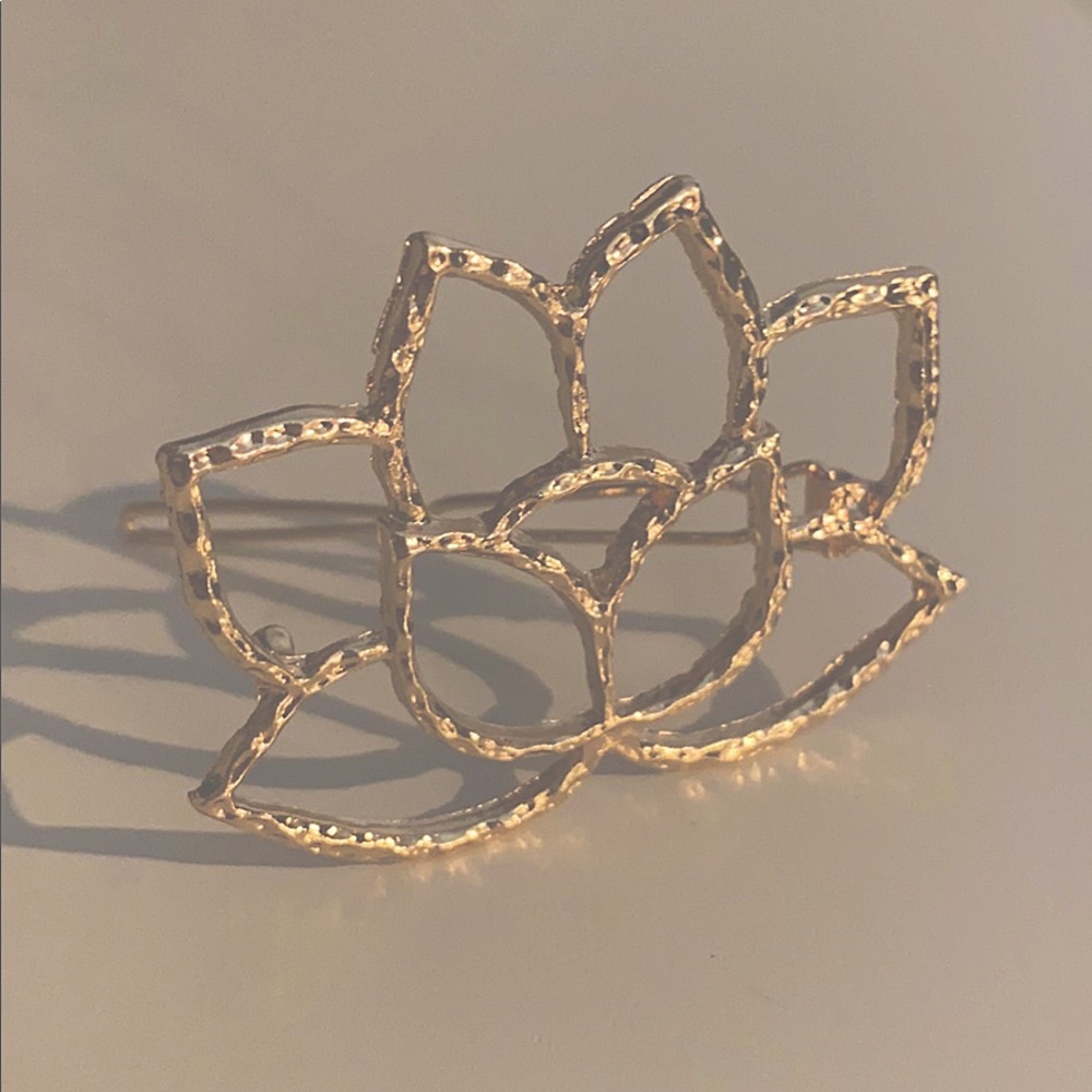 flower shaped hair pin